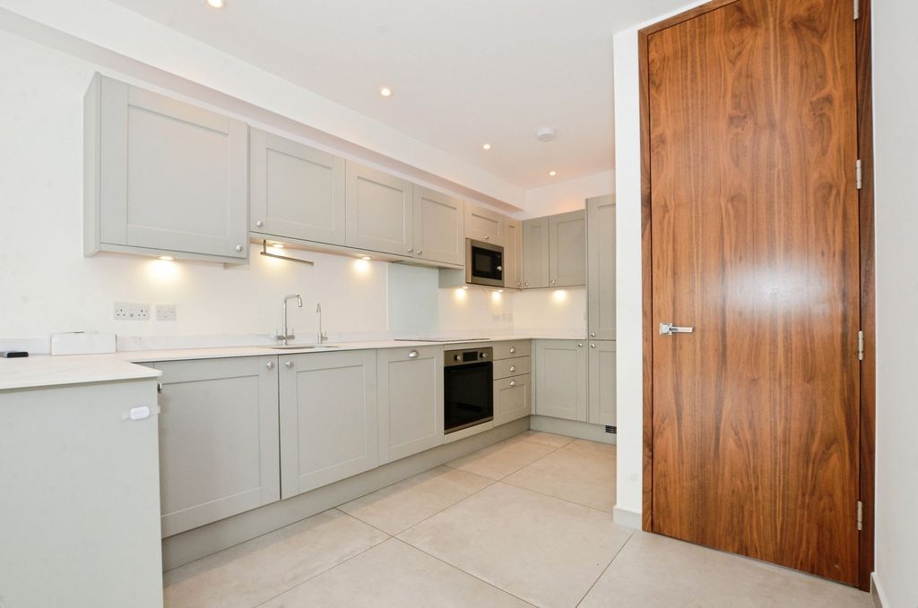 Property photo 2 of 27 Kitchen