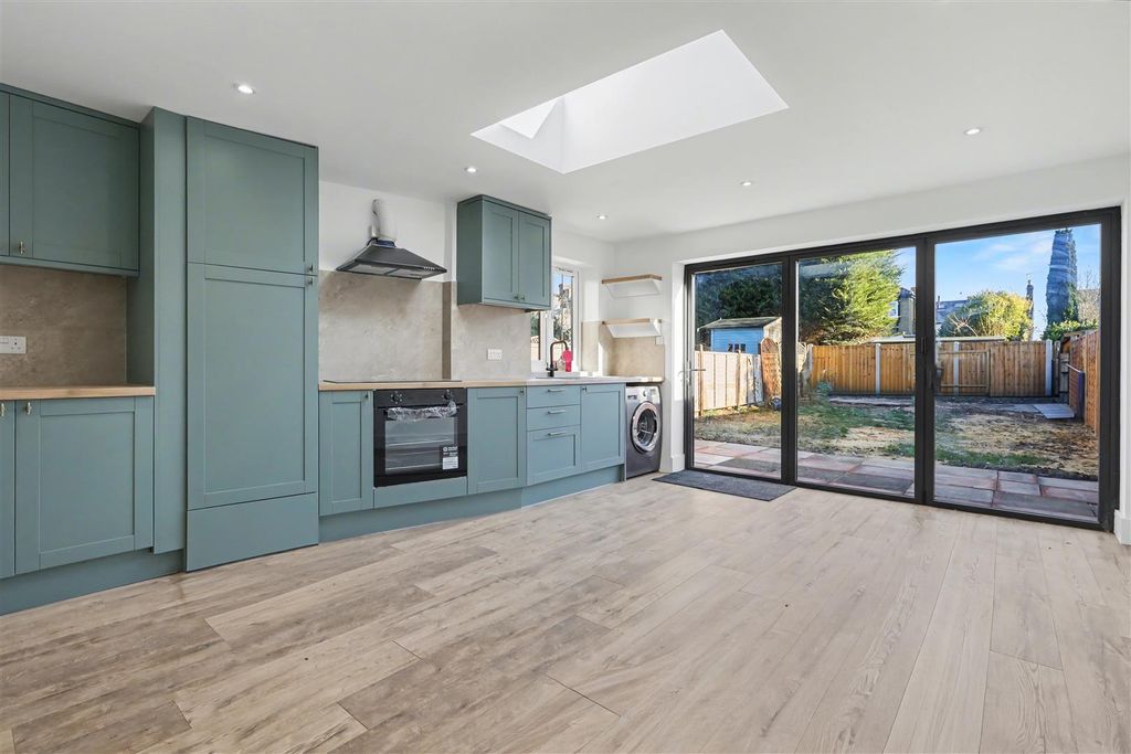 Property photo 2 of 24 Morley031-Morley035.Jpg