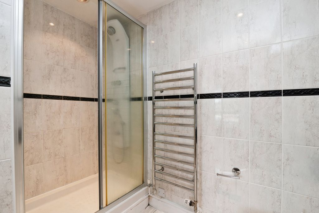 Property photo 2 of 15 Main Bathroom
