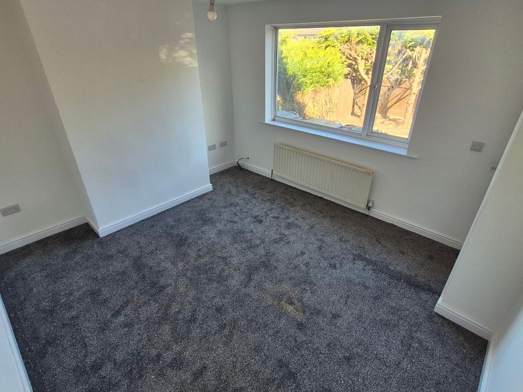 Property photo 3 of 16 Photo 2