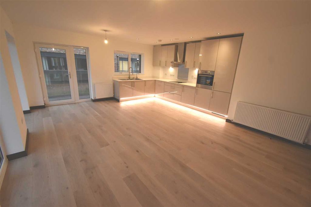 Property photo 2 of 7 Living/ Dining/ Kitchen
