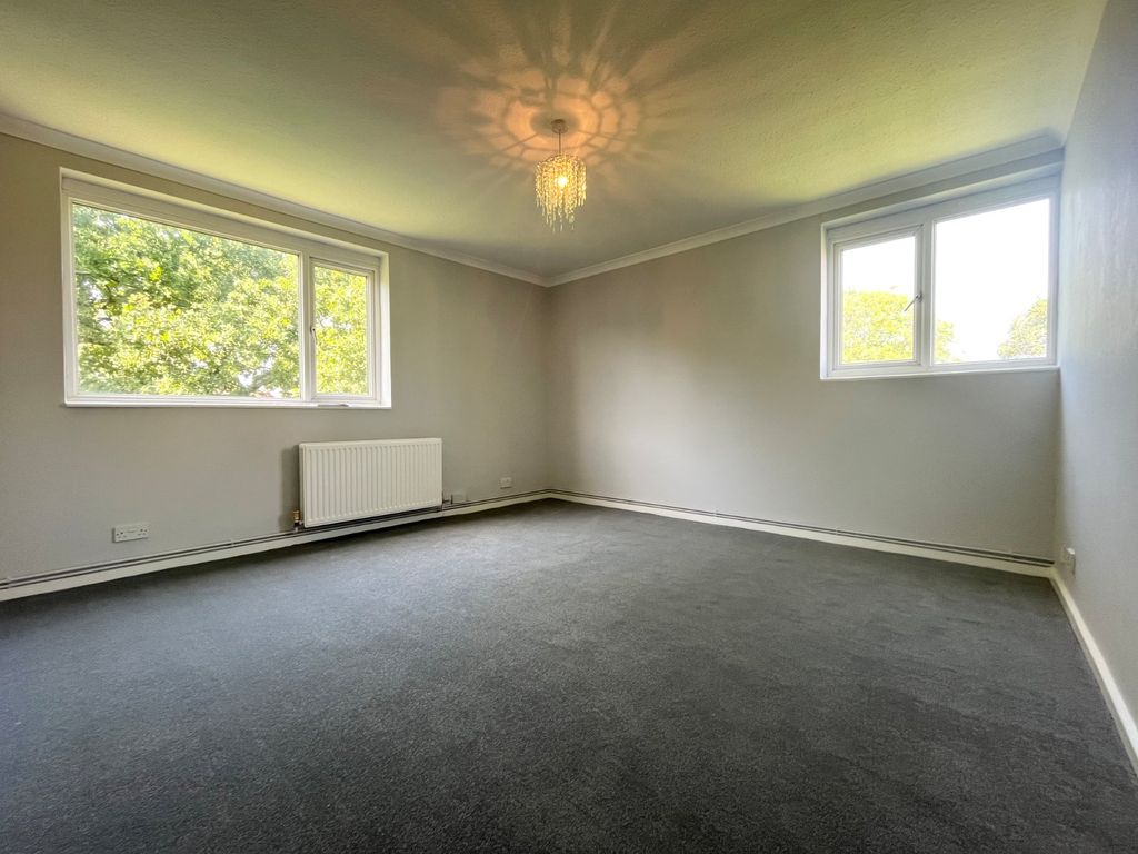 Property photo 2 of 9 Picture No. 11