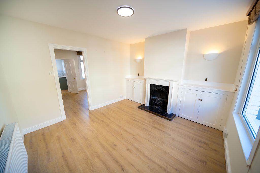 Property photo 2 of 26