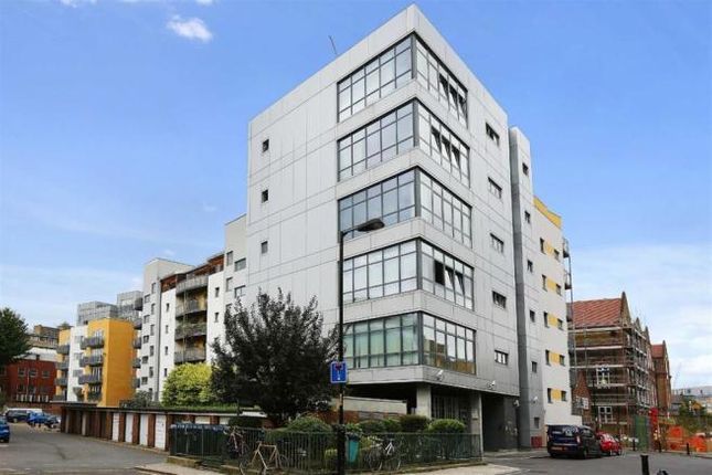 Property photo 1 of 6 Nelsons Are Proud To Present This Stylish One-Bedroom Flat Set Within A Secure Gated Development On Lant Street, Borough, Se1.