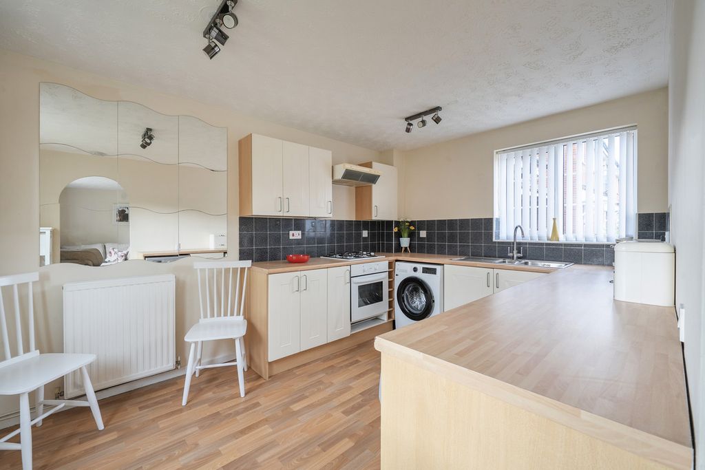 Property photo 3 of 16