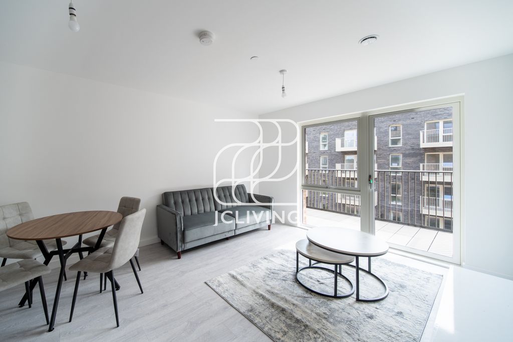 Property photo 1 of 16 Robertson Apartments, 4 Donovan Way, Harrow Ha1