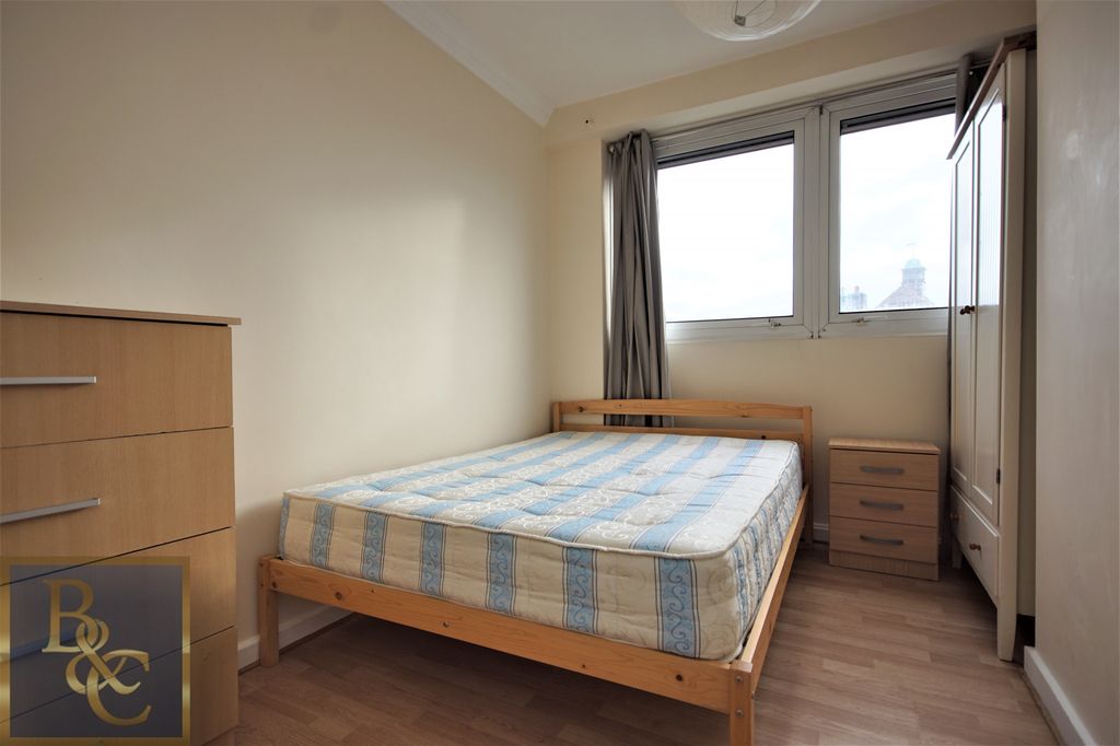 Property photo 3 of 12