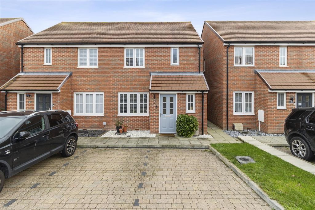 Property photo 1 of 19 Front Aspect