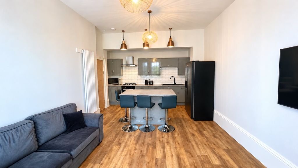 Property photo 2 of 12 Open Plan