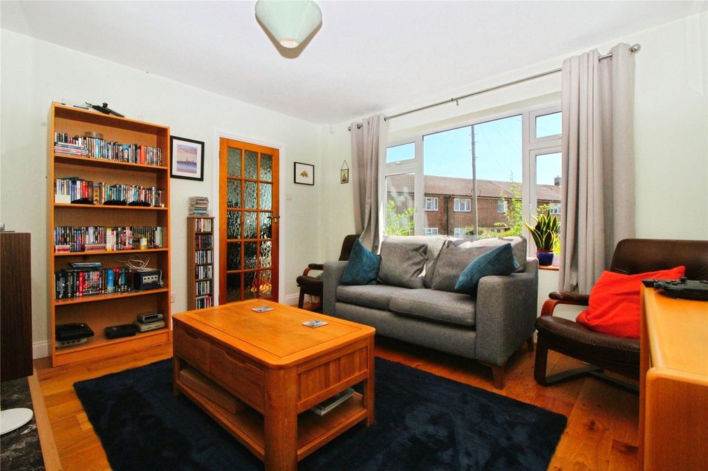 Property photo 2 of 20 Picture No. 15