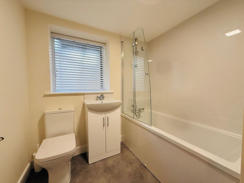 Property photo 3 of 9 4704923