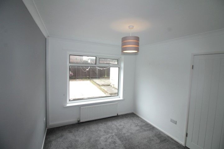 Property photo 3 of 12 Dining Roo,