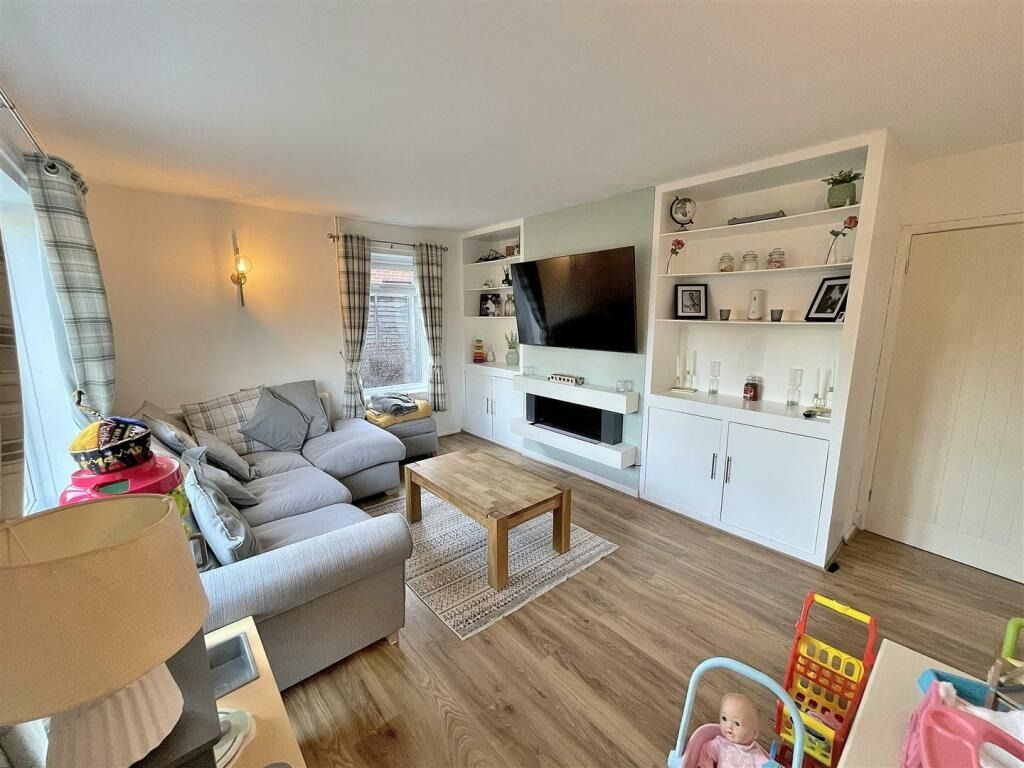 Property photo 2 of 15 3057183