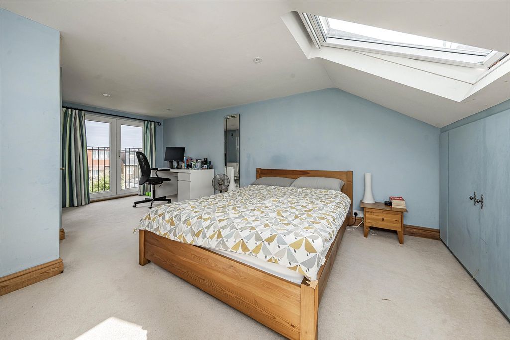 Property photo 2 of 19 Picture No. 26