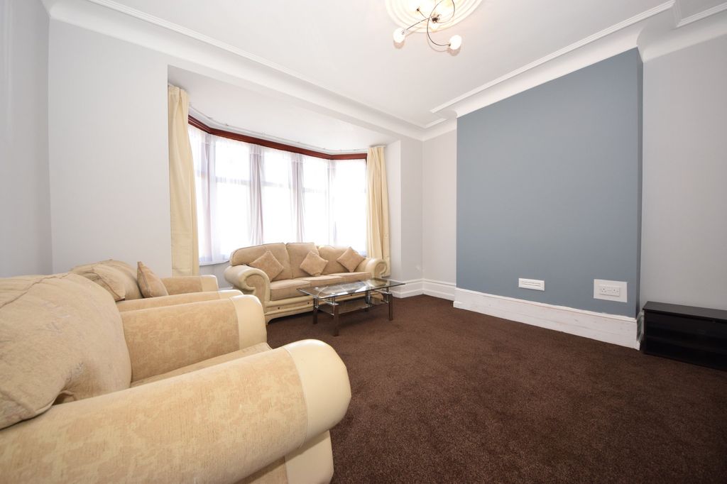 Property photo 3 of 22