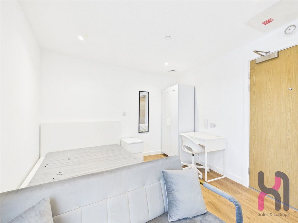 Property photo 3 of 13