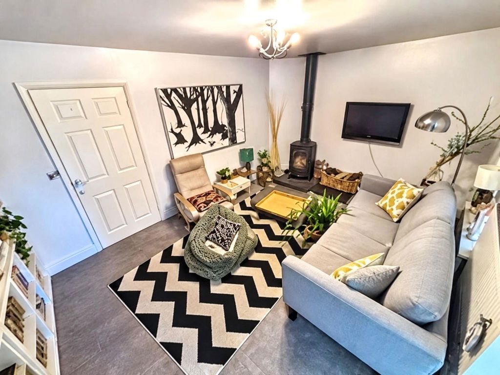 Property photo 3 of 18
