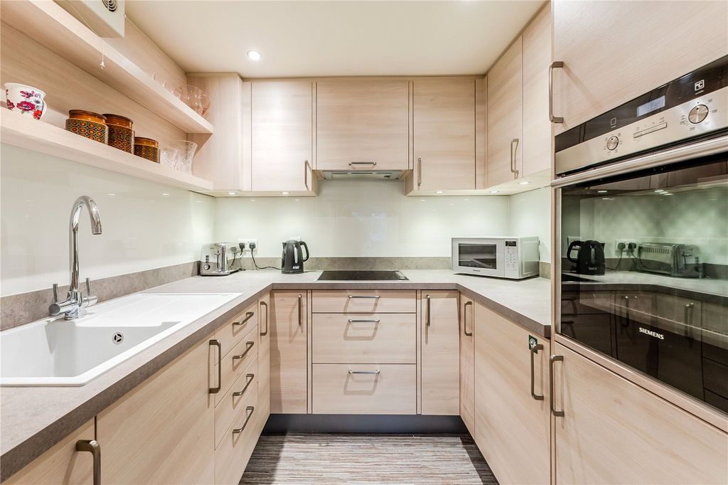 Property photo 1 of 12 Picture No. 02