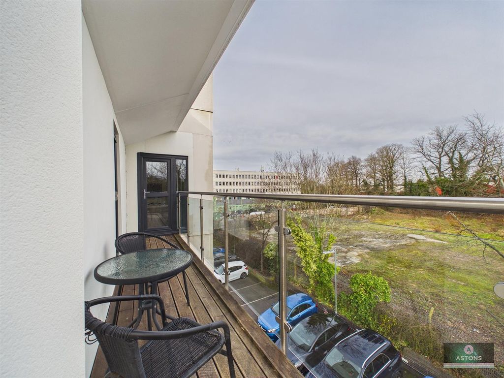 Property photo 3 of 14 Cam02067G0-Pr0177-Still015.Jpg