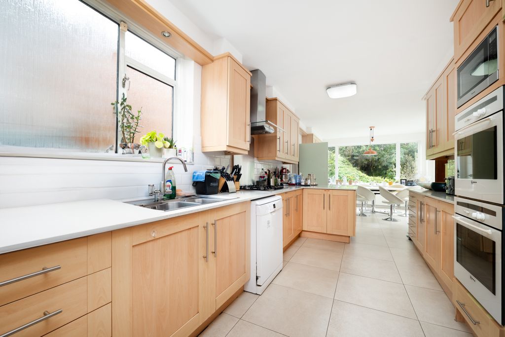 Property photo 3 of 16 P07