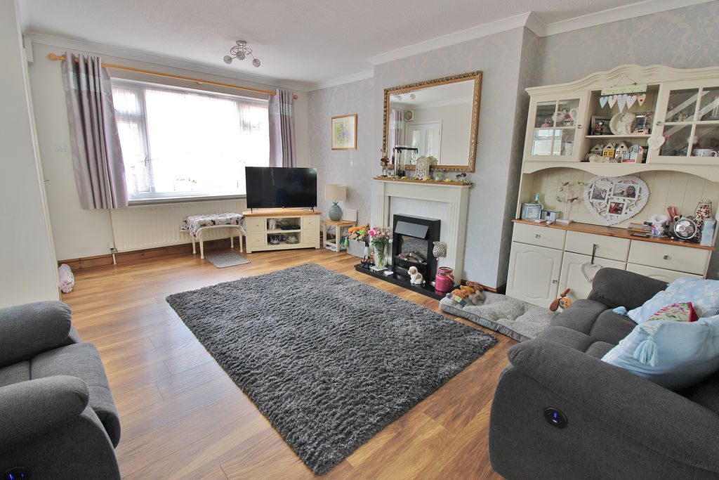 Property photo 3 of 25