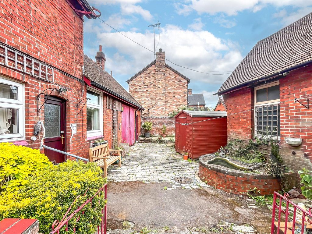 Property photo 2 of 19 Picture No. 18