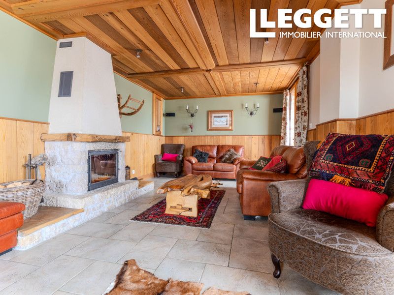 Property photo 2 of 10