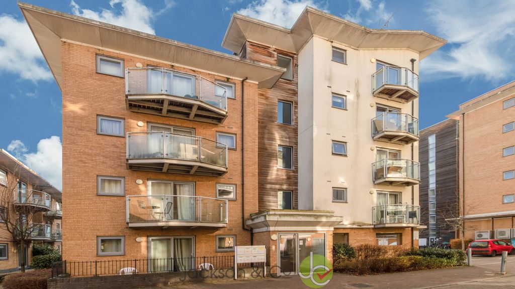 Property photo 1 of 8