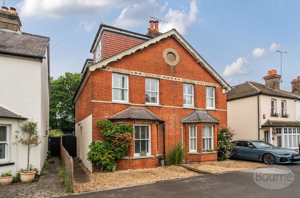 Property photo 1 of 16 9B124829-535c-4E9...