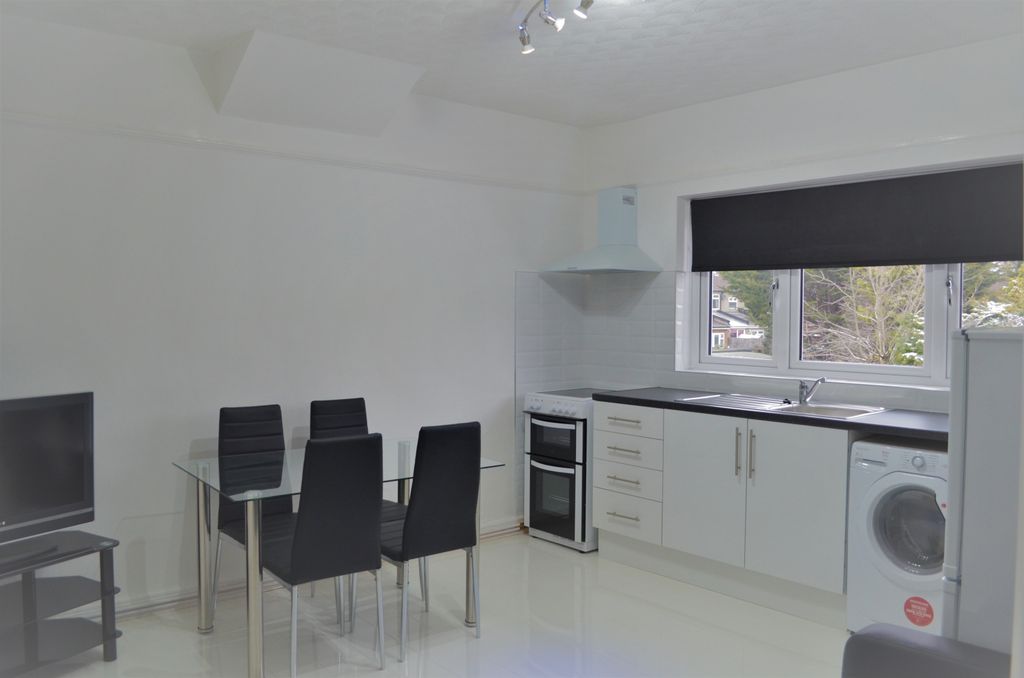 Property photo 1 of 13 One Bedroom Flat