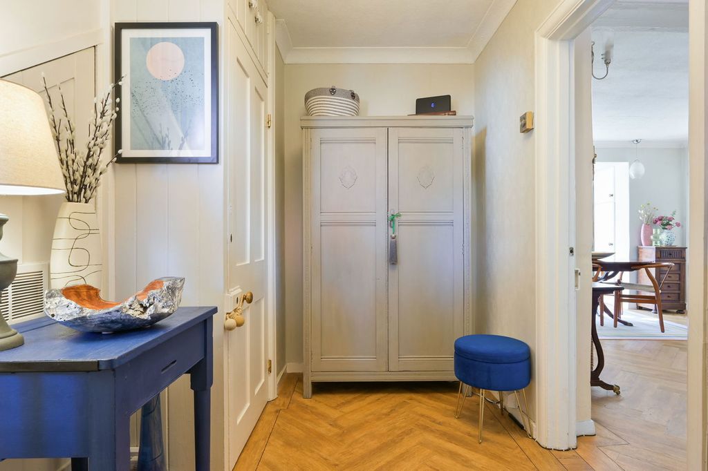 Property photo 3 of 24