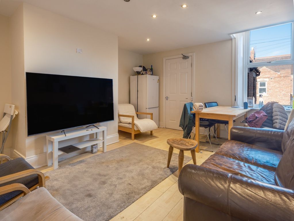 Property photo 1 of 10 4597280