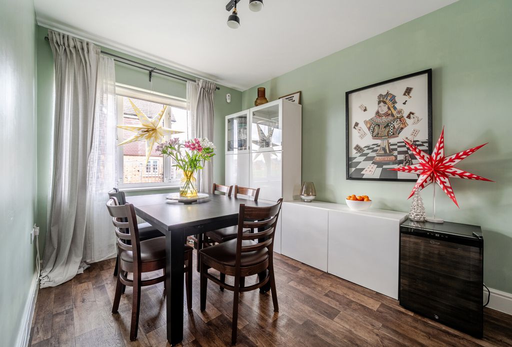 Property photo 3 of 20 1394564-8-6949422...