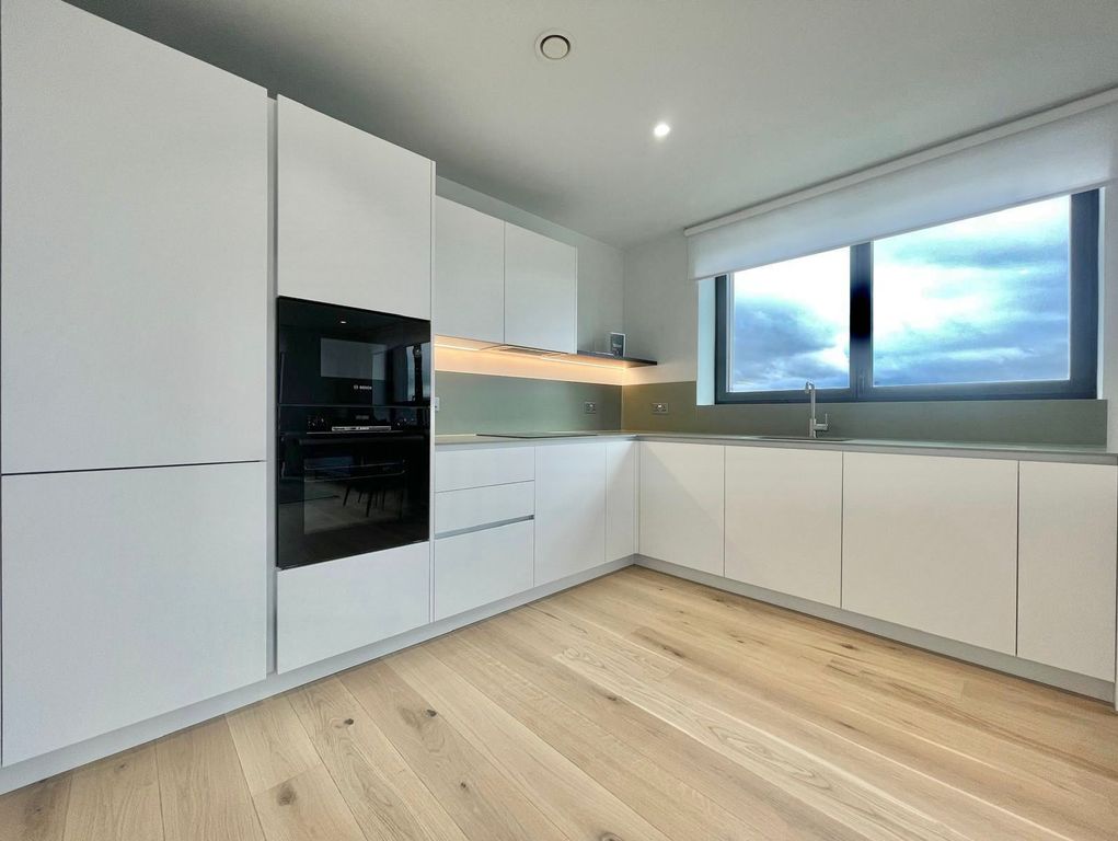 Property photo 3 of 19 Gallery