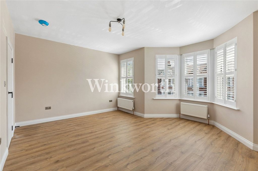 Property photo 2 of 15 Picture No. 04