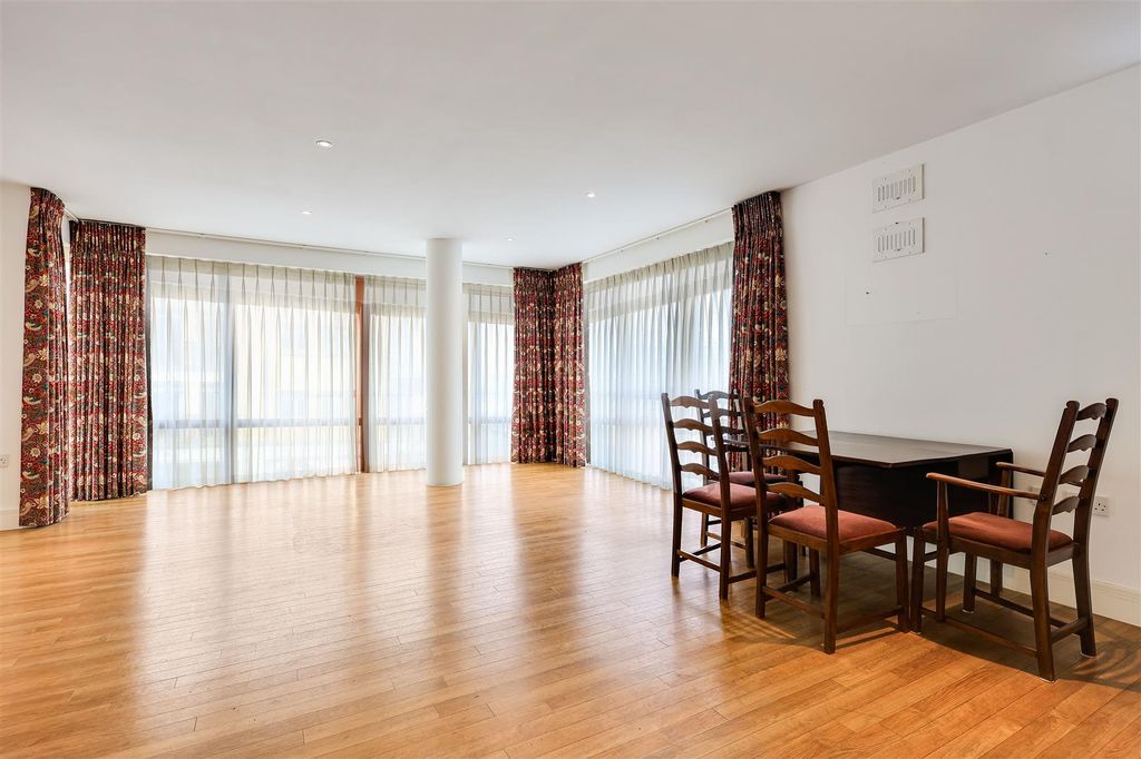 Property photo 2 of 20 Img (3).Jpg