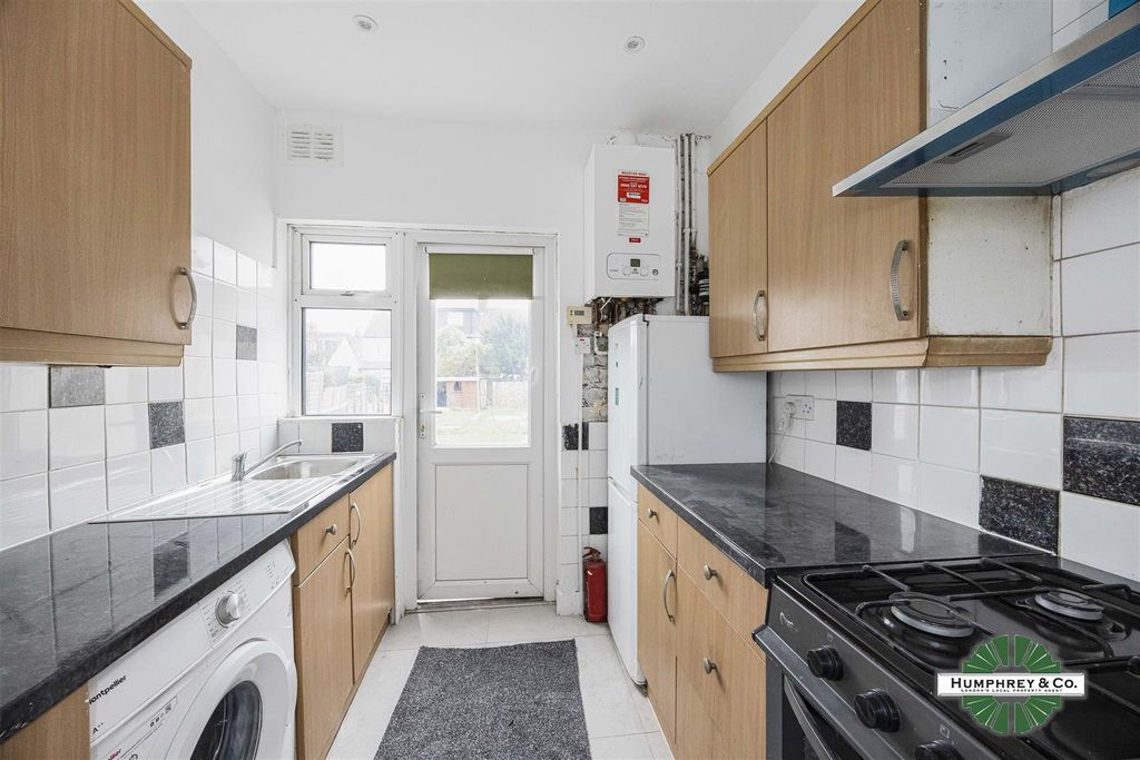 Property photo 2 of 6 1.Jpg