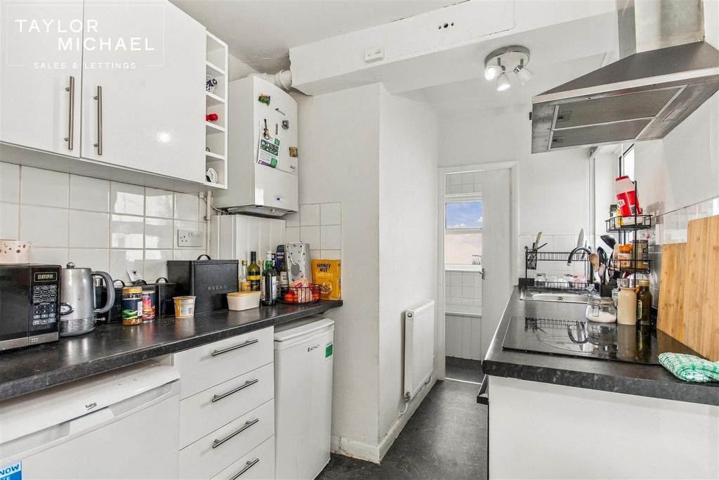 Property photo 3 of 15 Kitchen