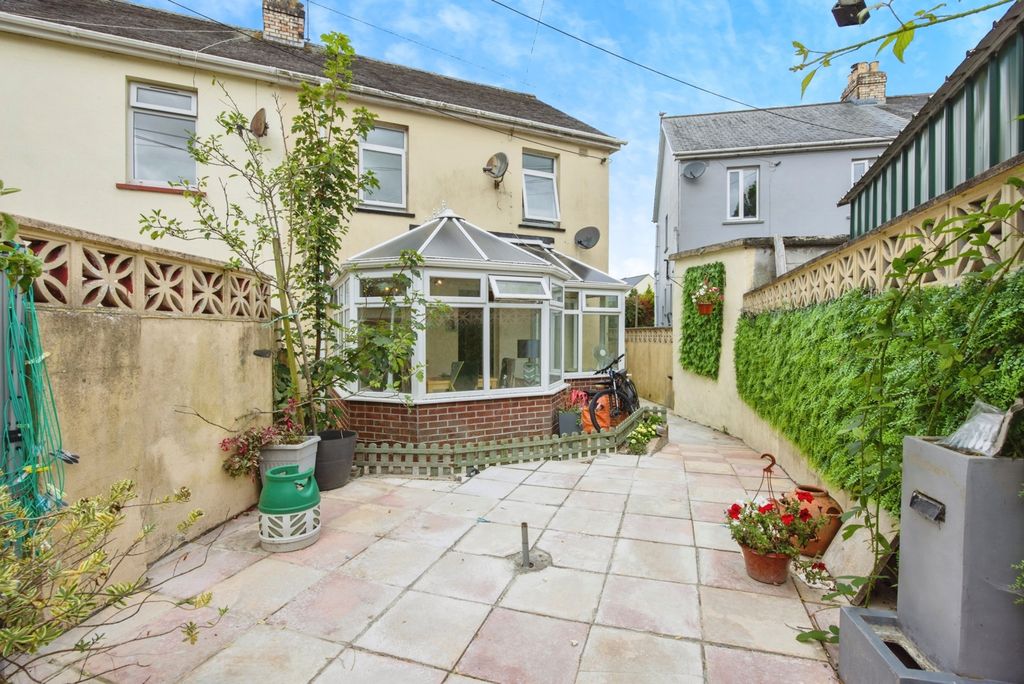 Property photo 2 of 16 Photo