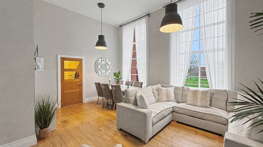 Property photo 2 of 14 4566651