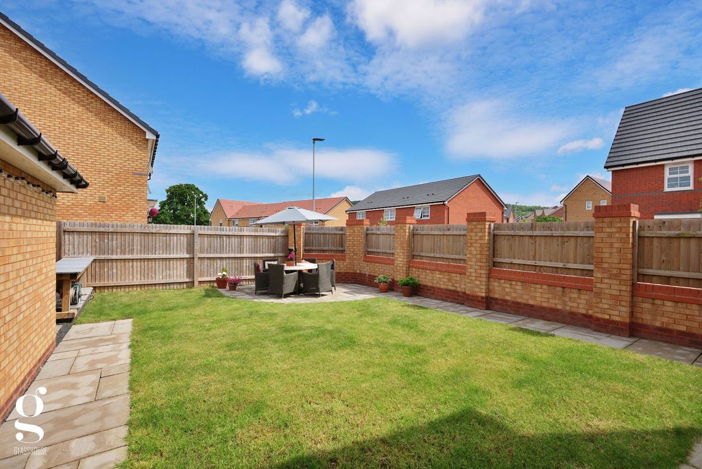 Property photo 2 of 37