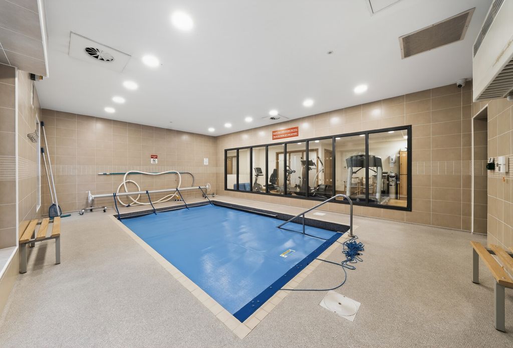 Property photo 3 of 13 1433578-14-69Bc2F...