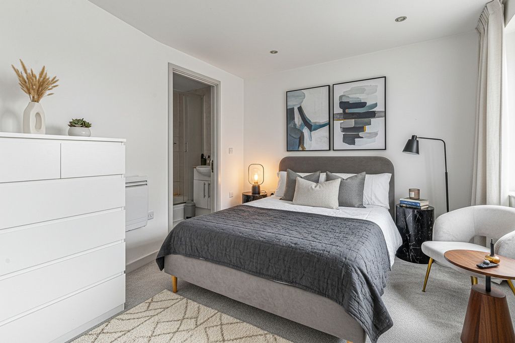 Property photo 3 of 6