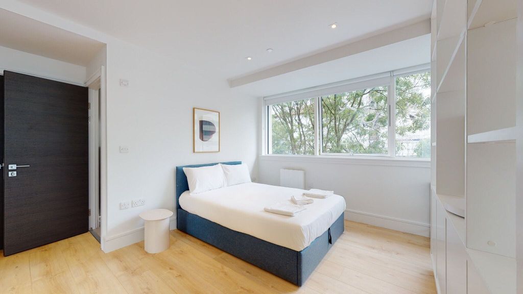 Property photo 3 of 23 Bedroom