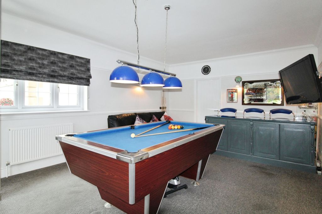 Property photo 3 of 47 Pbox-Kitchen-313625.Jpg