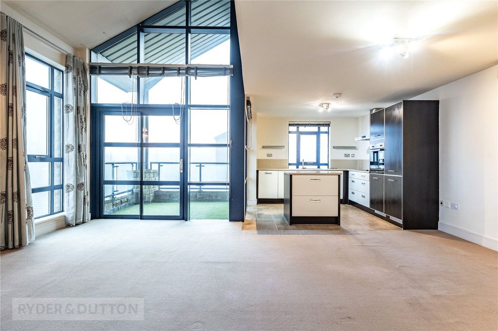 Property photo 2 of 20 Picture No. 24