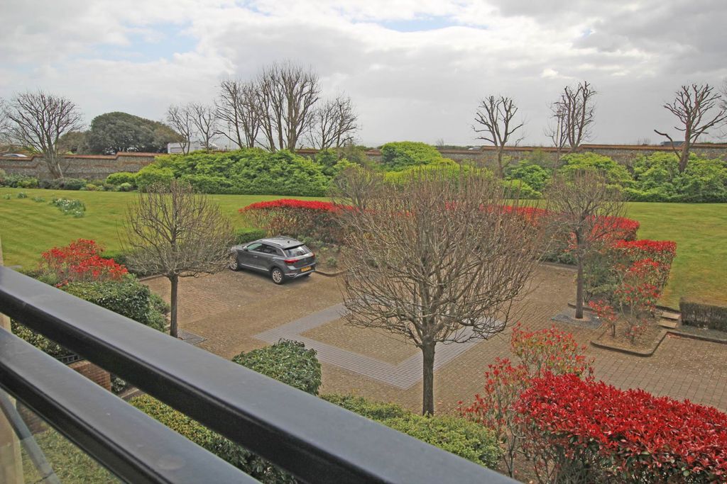 Additional image 15 of 3 bed flat for saleDarley Road, Eastbourne BN20
