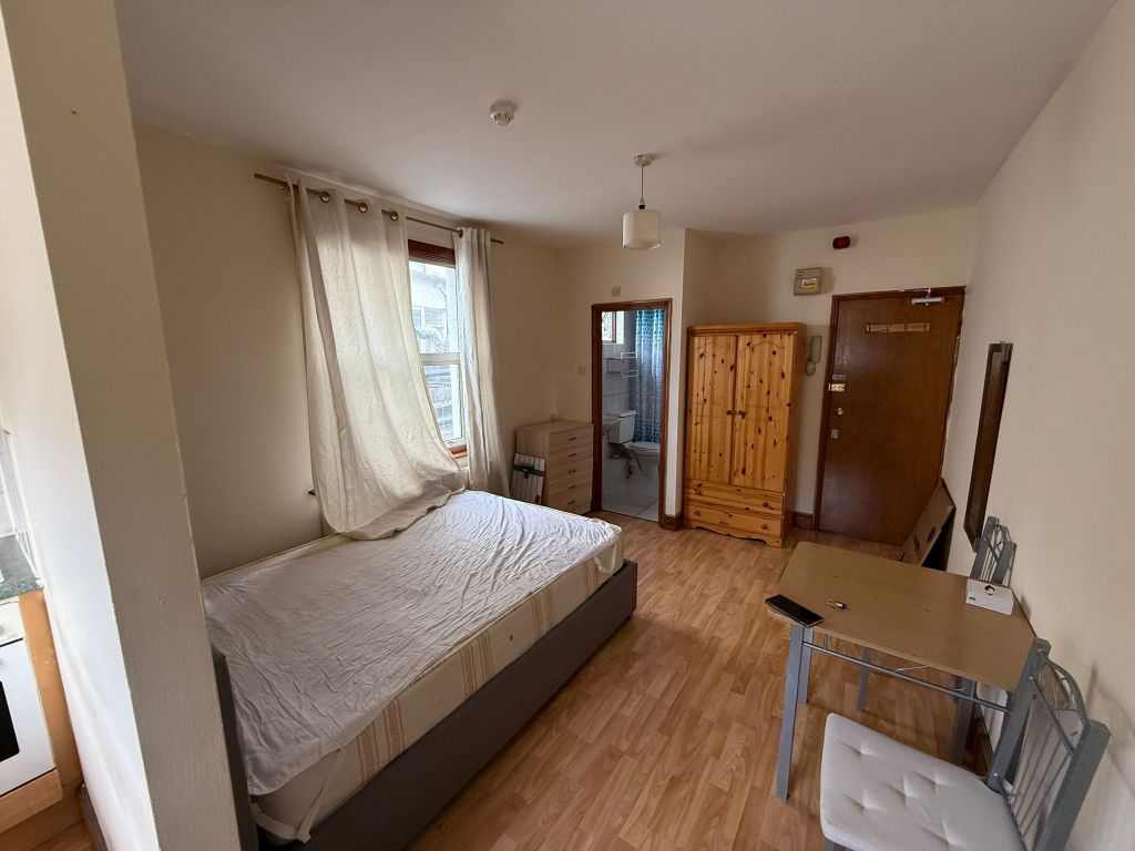 Property photo 3 of 4