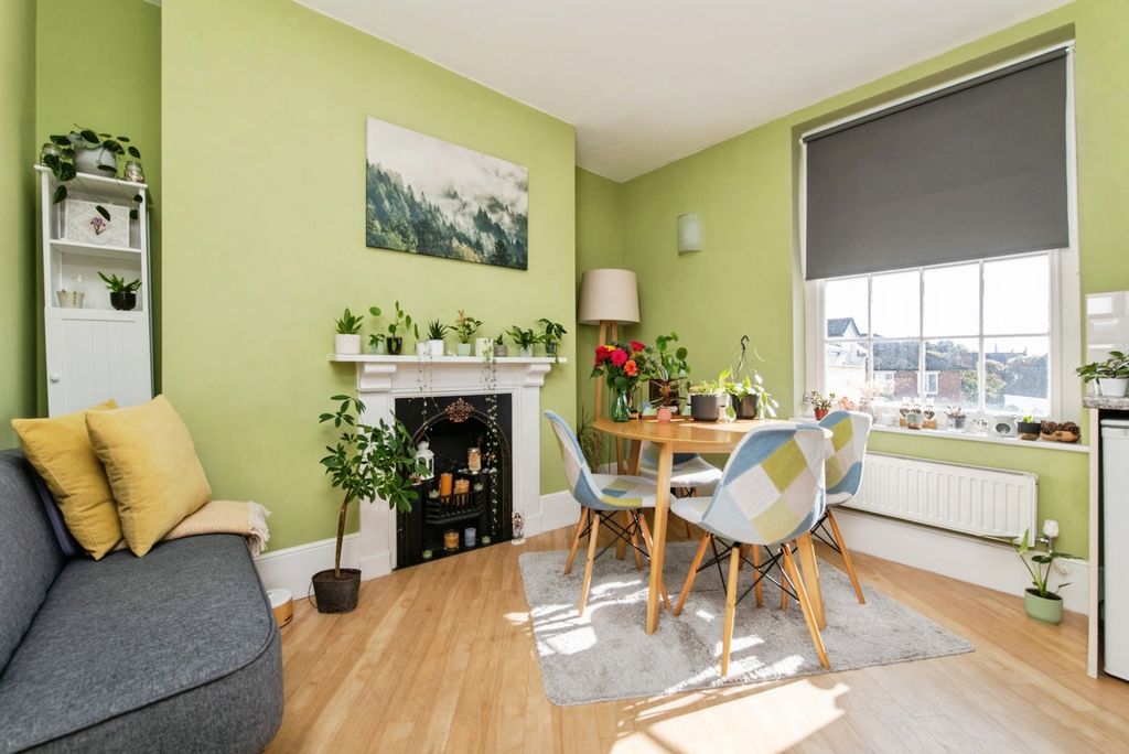 Property photo 2 of 7 Photo