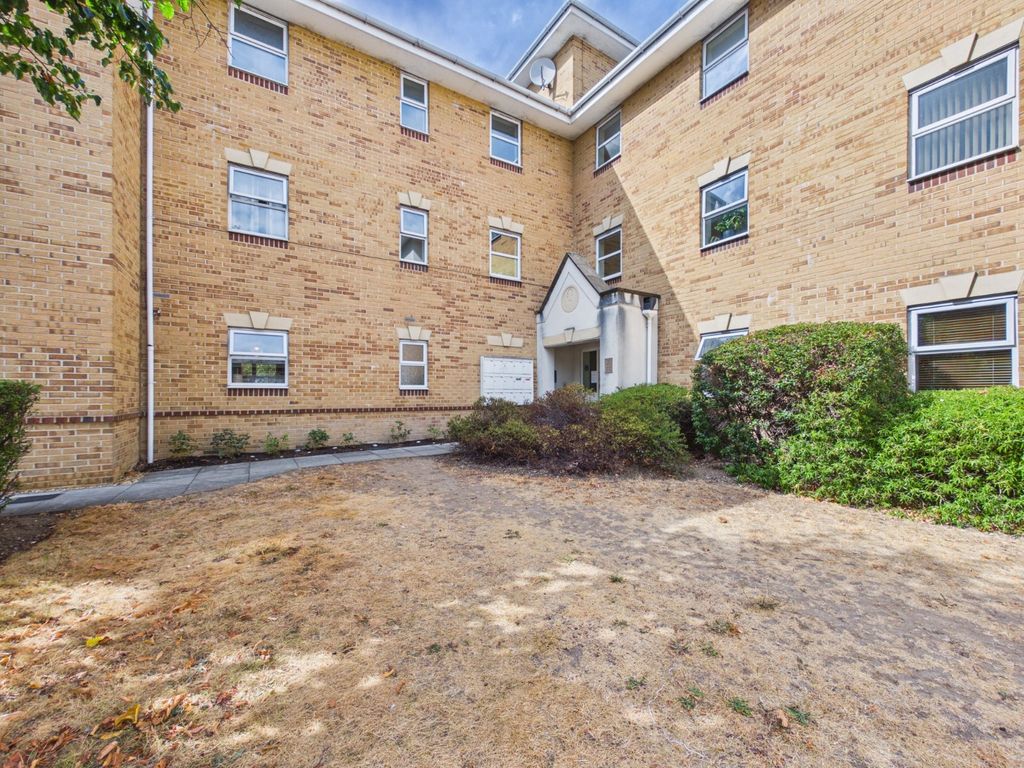 Property photo 1 of 8 Picture No. 15